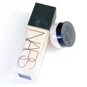 NARS • Luminous foundation GOBI
